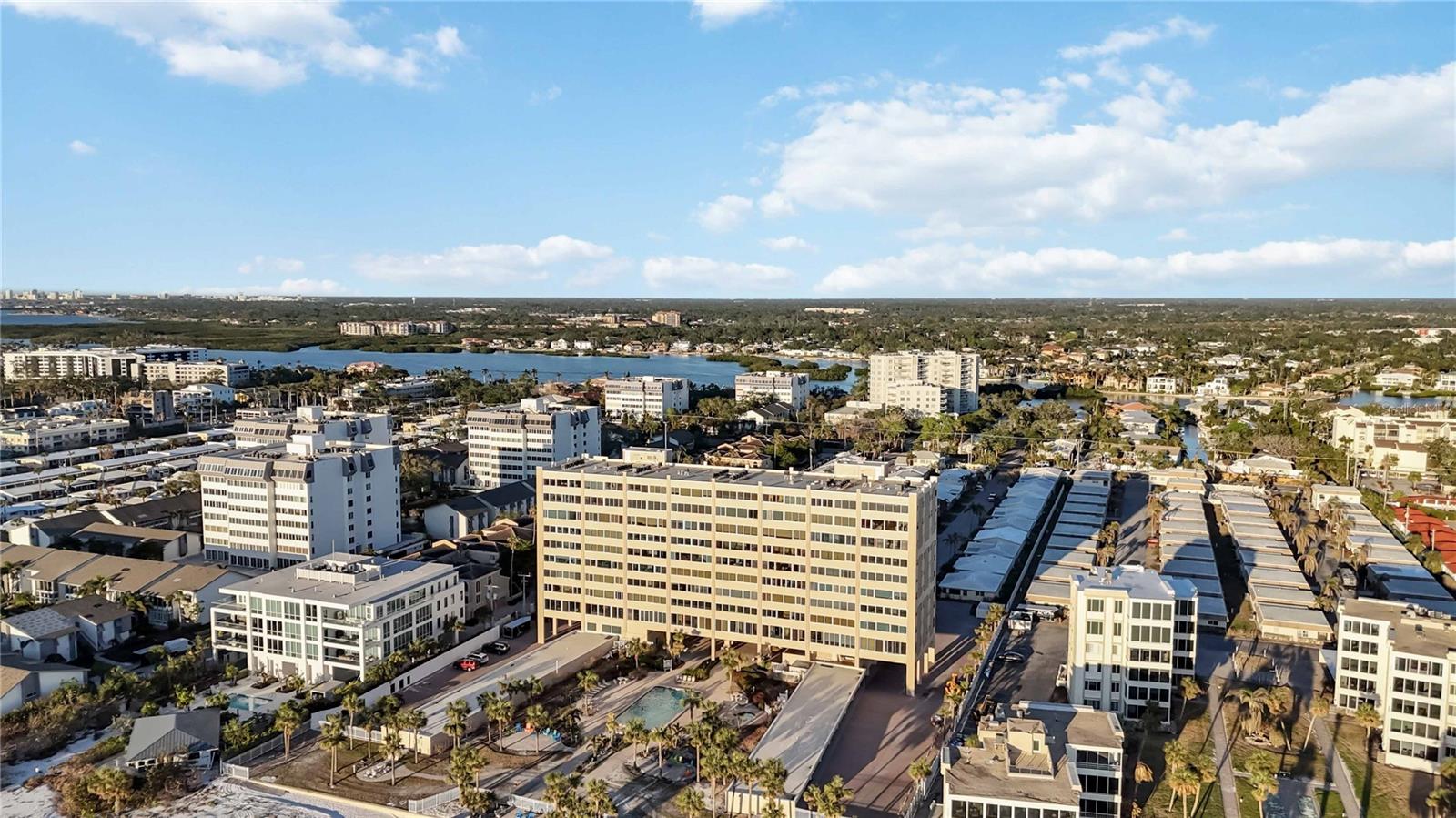 HORIZONS WEST - Residential