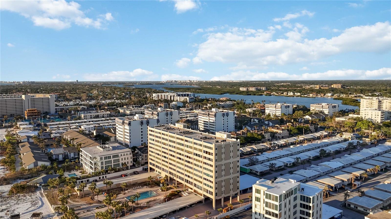 HORIZONS WEST - Residential