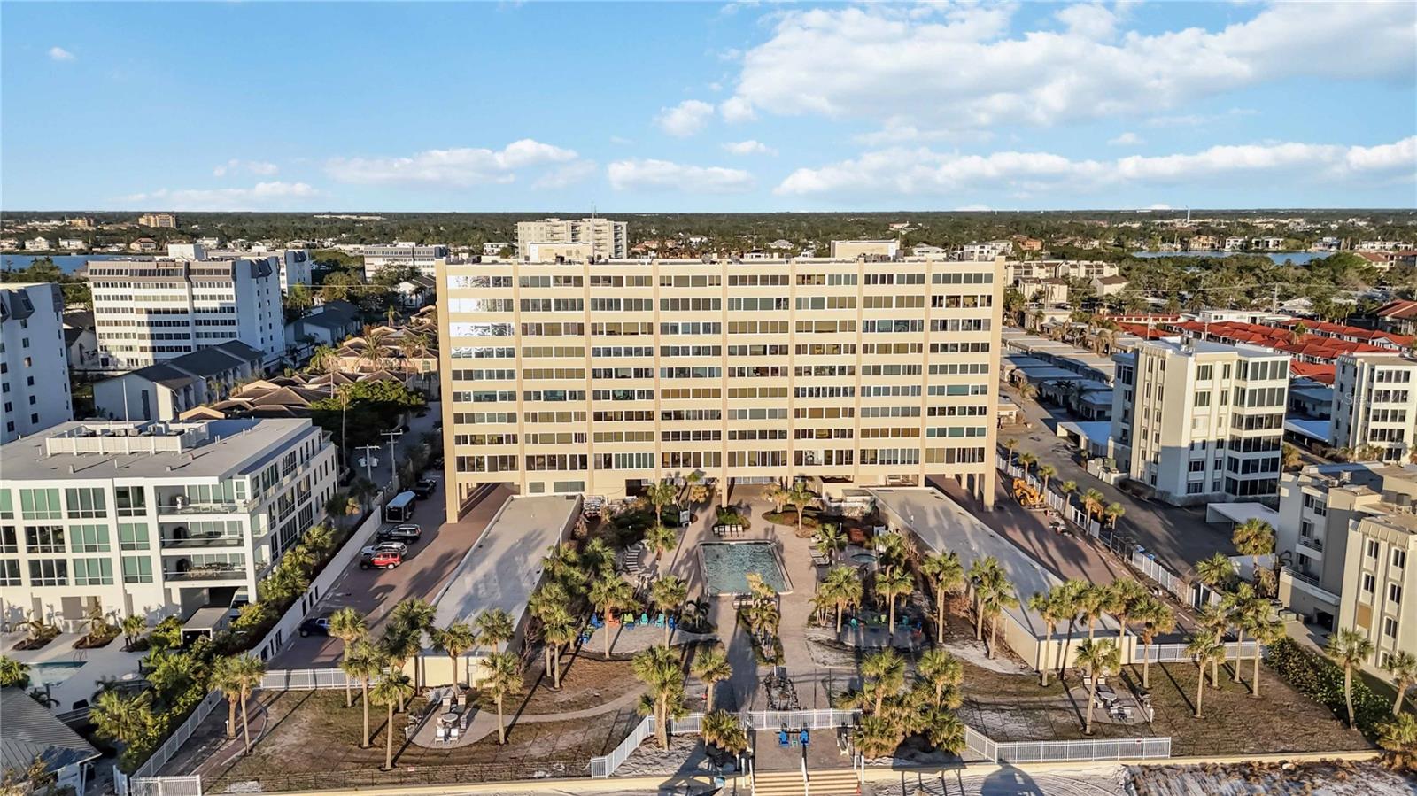 HORIZONS WEST - Residential