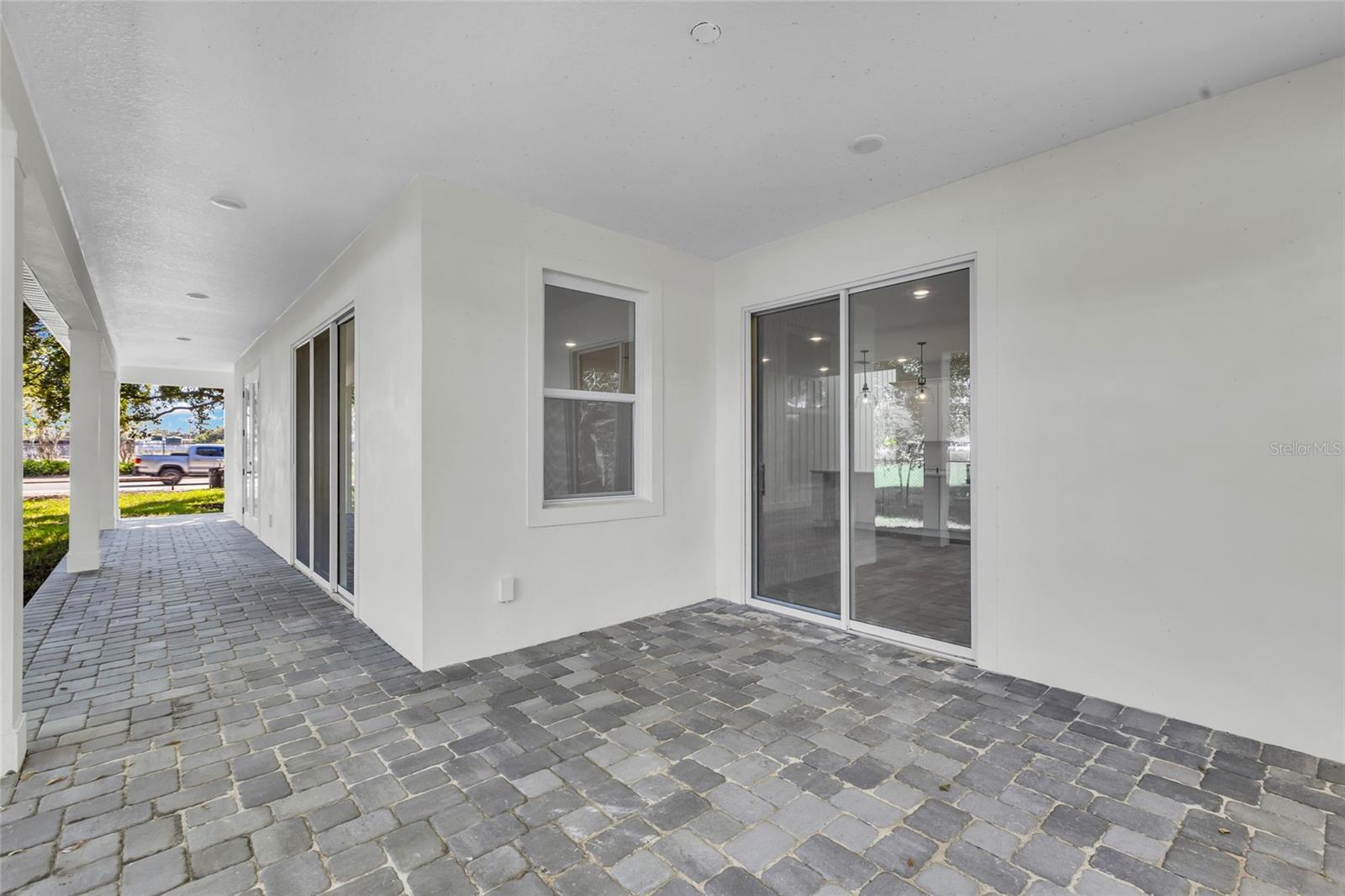 ARIANA COURT - Residential