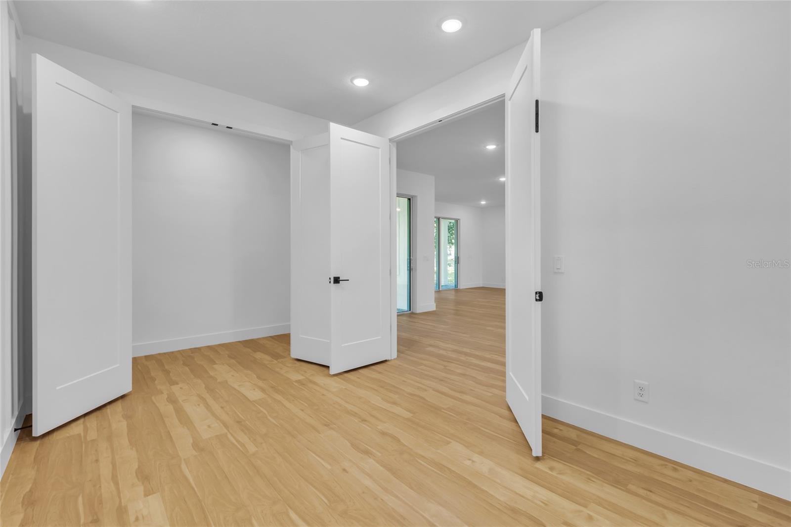 ARIANA COURT - Residential