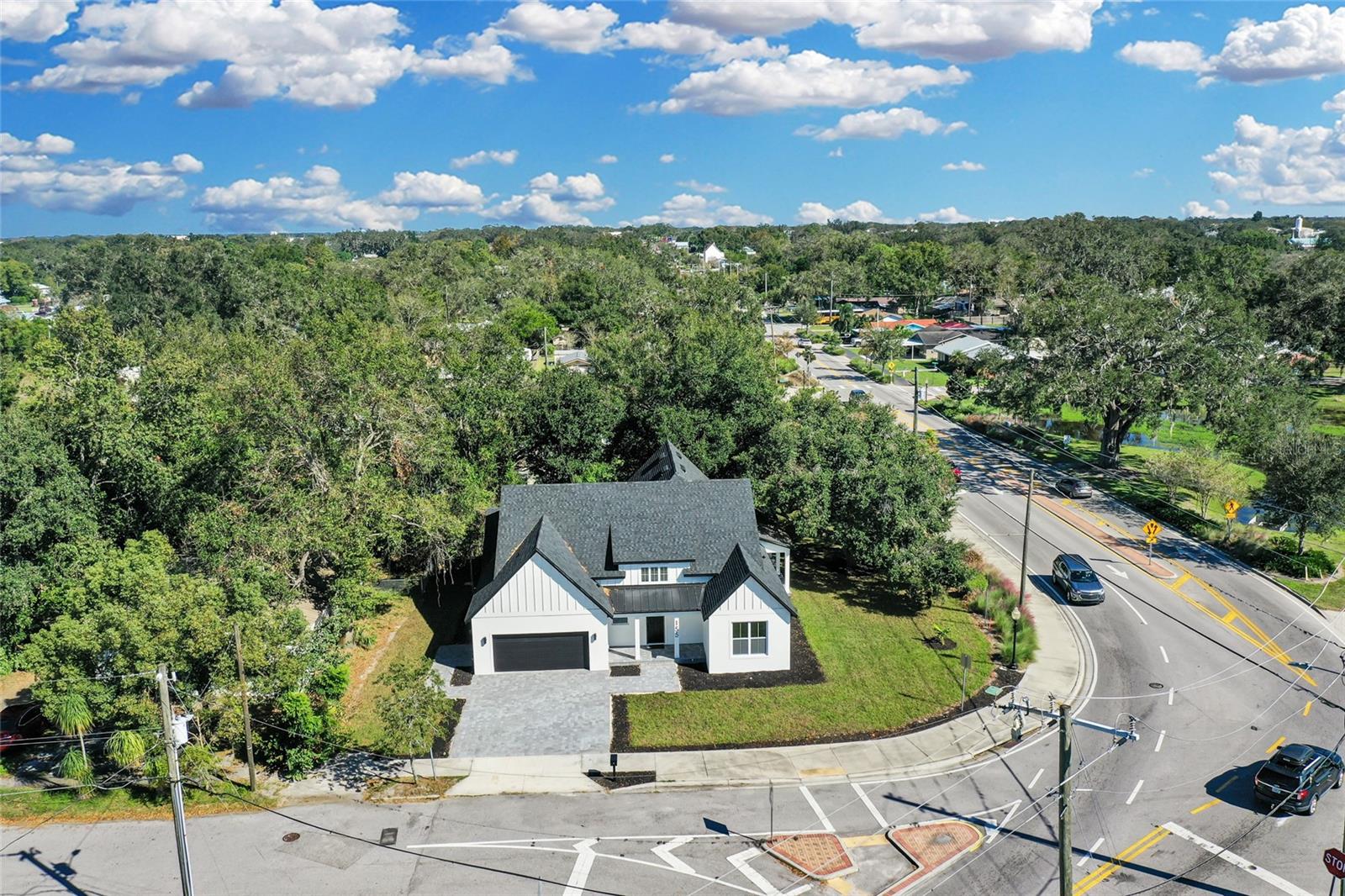 ARIANA COURT - Residential