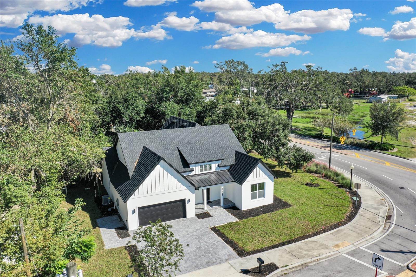 ARIANA COURT - Residential