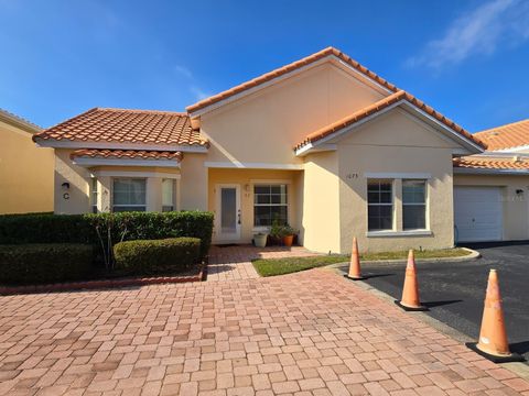 Photo of 1075 David Walker Drive #C-1, Tavares, FL 32778 (MLS # O6364053)