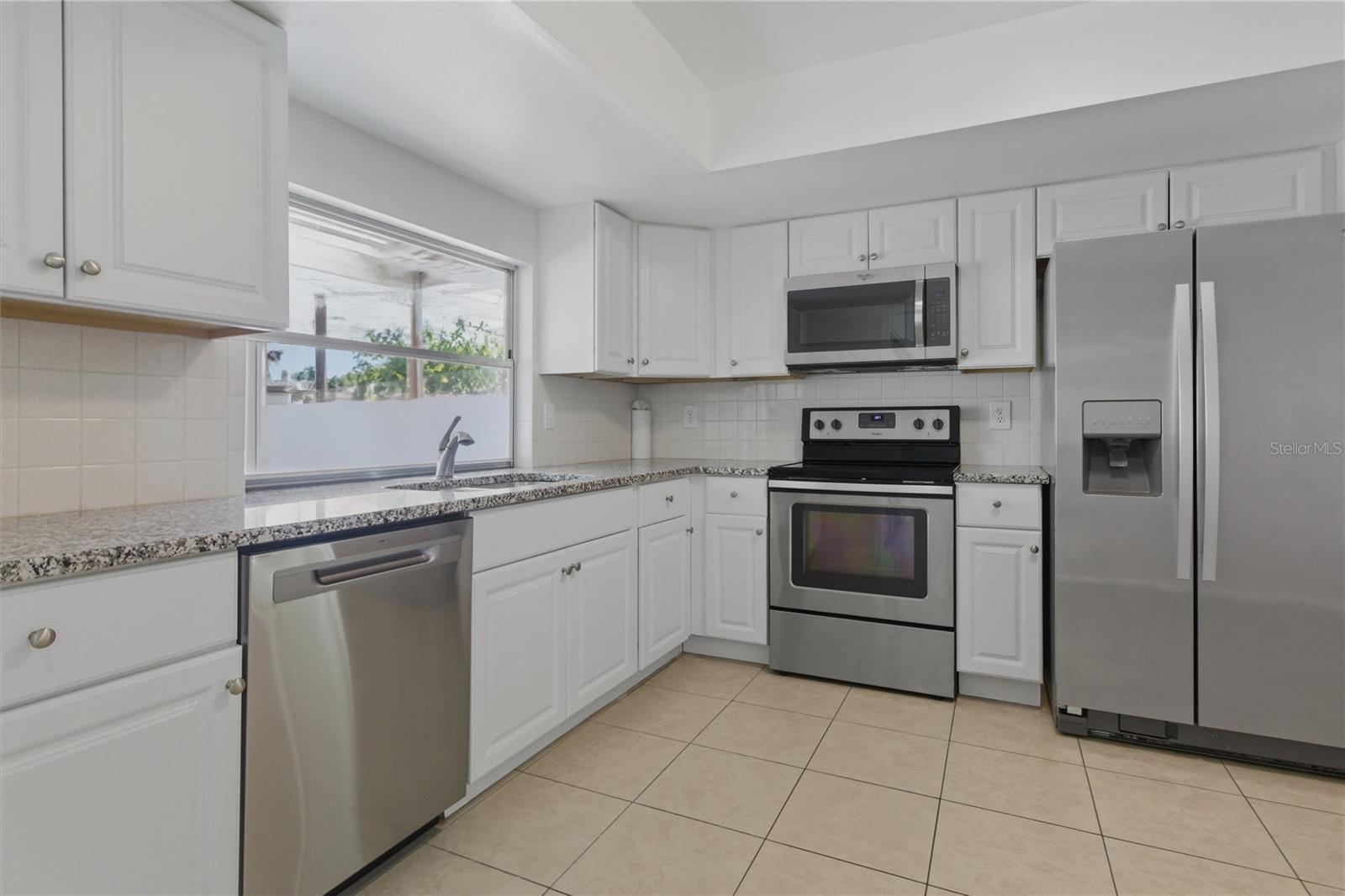 CASA DEL SOL FIFTH UNIT - Residential