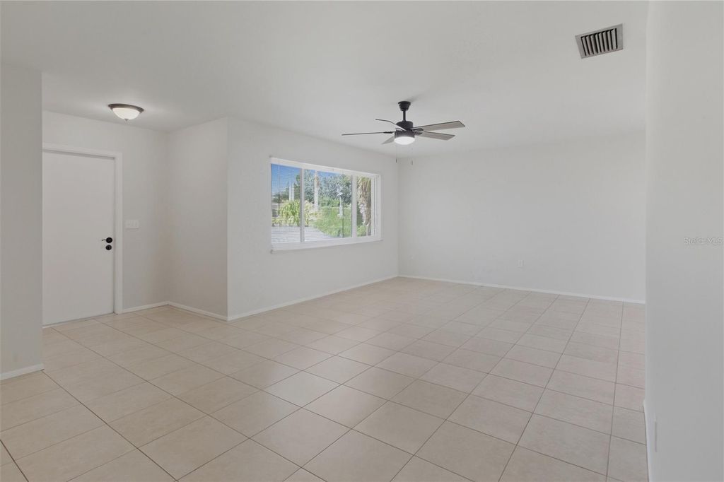 Photo of 3611 Southern Parkway W, Bradenton, FL 34205 (MLS # A4668388)