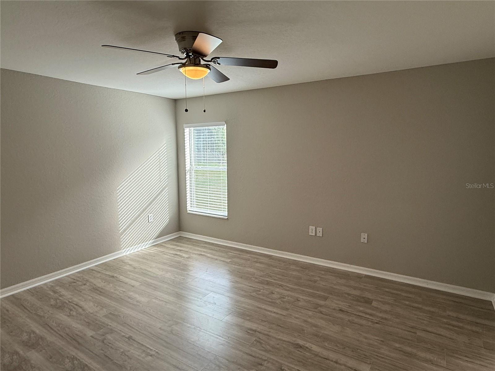 COUNTRY CLUB ESTATES - Residential Lease