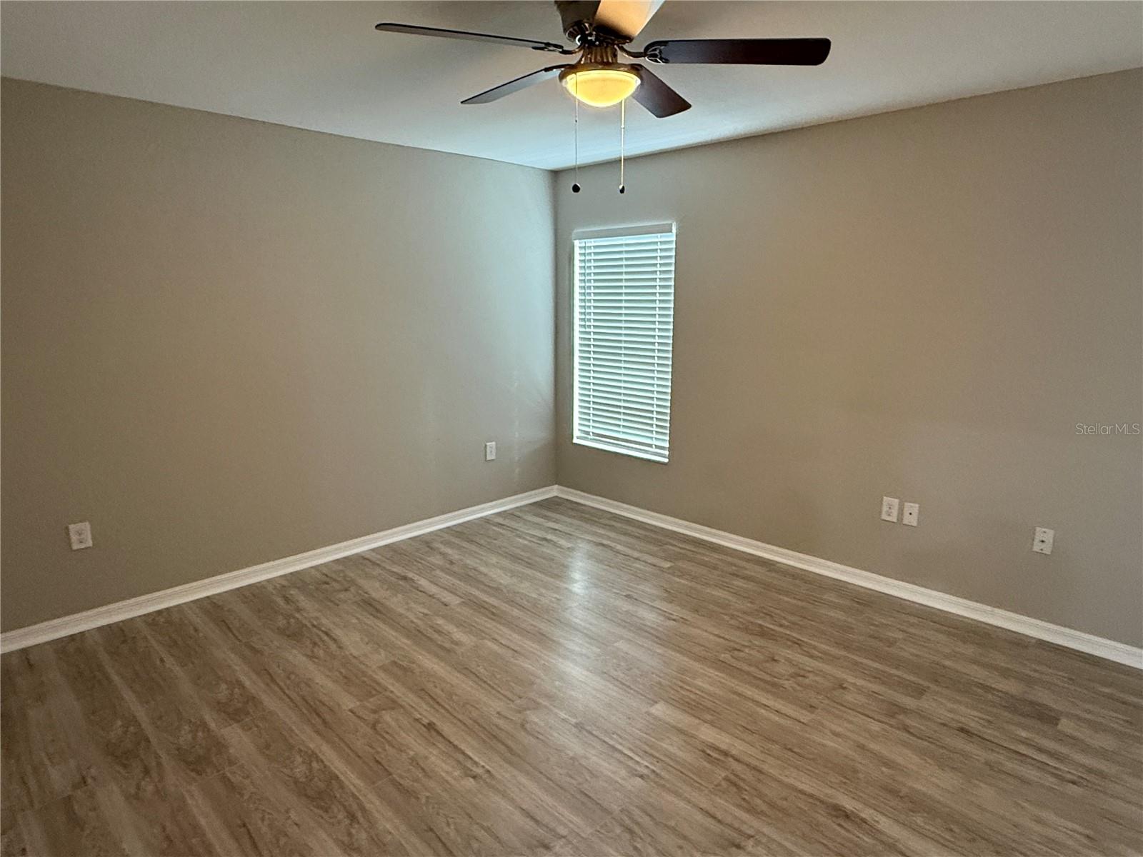 COUNTRY CLUB ESTATES - Residential Lease