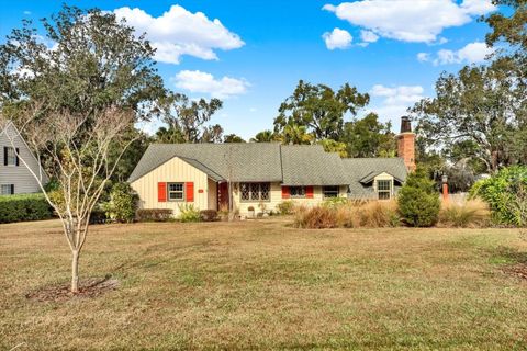 Photo of 130 North Avenue W, Brooksville, FL 34601 (MLS # W7881232)