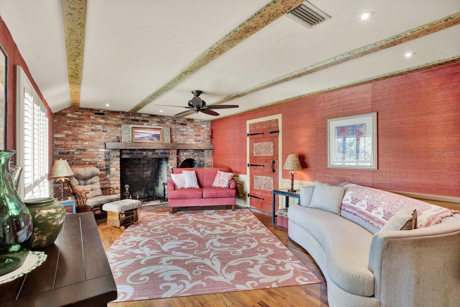 HILLCREST - Residential