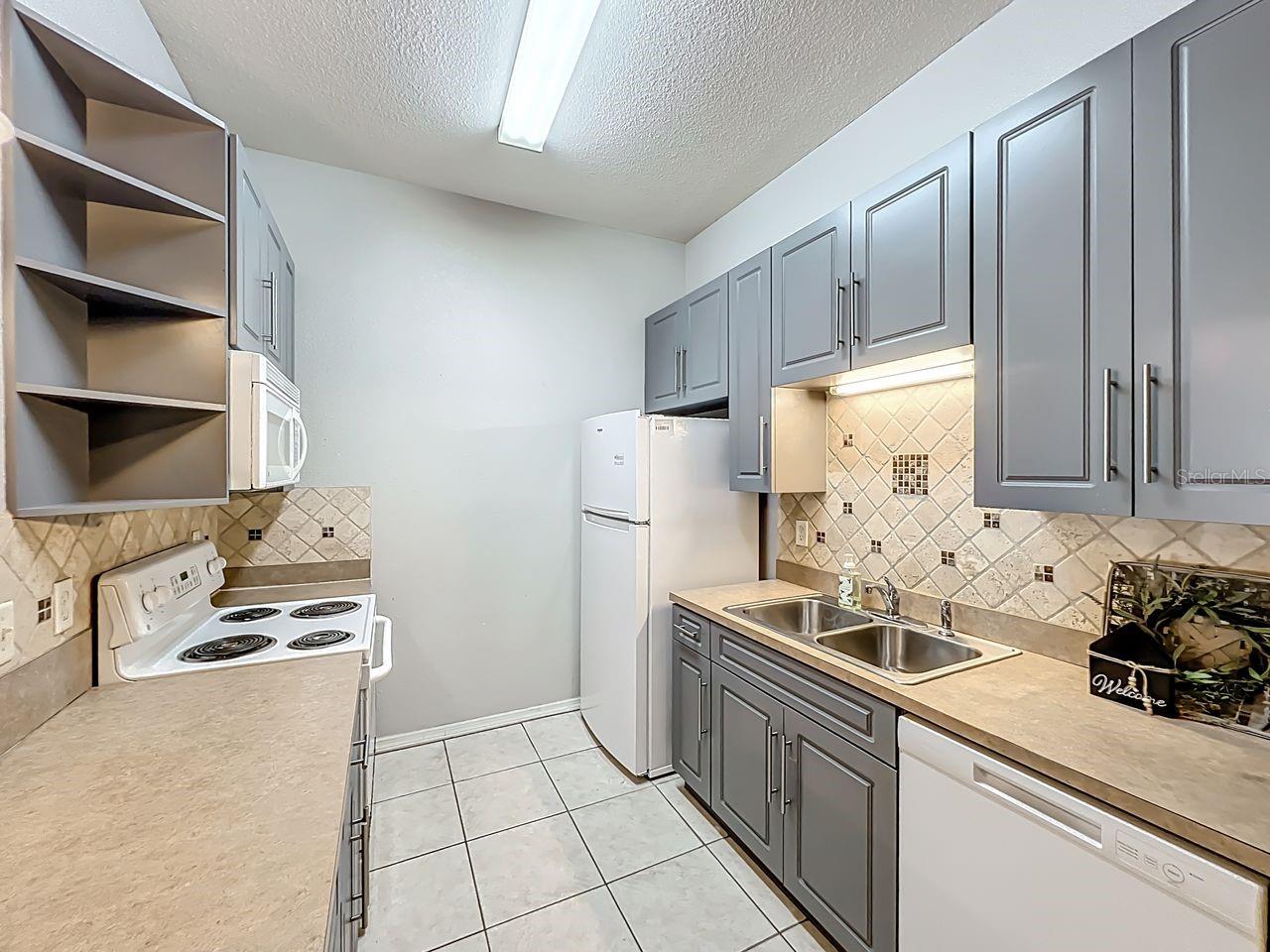 COVE AT PEARL LAKE - Residential