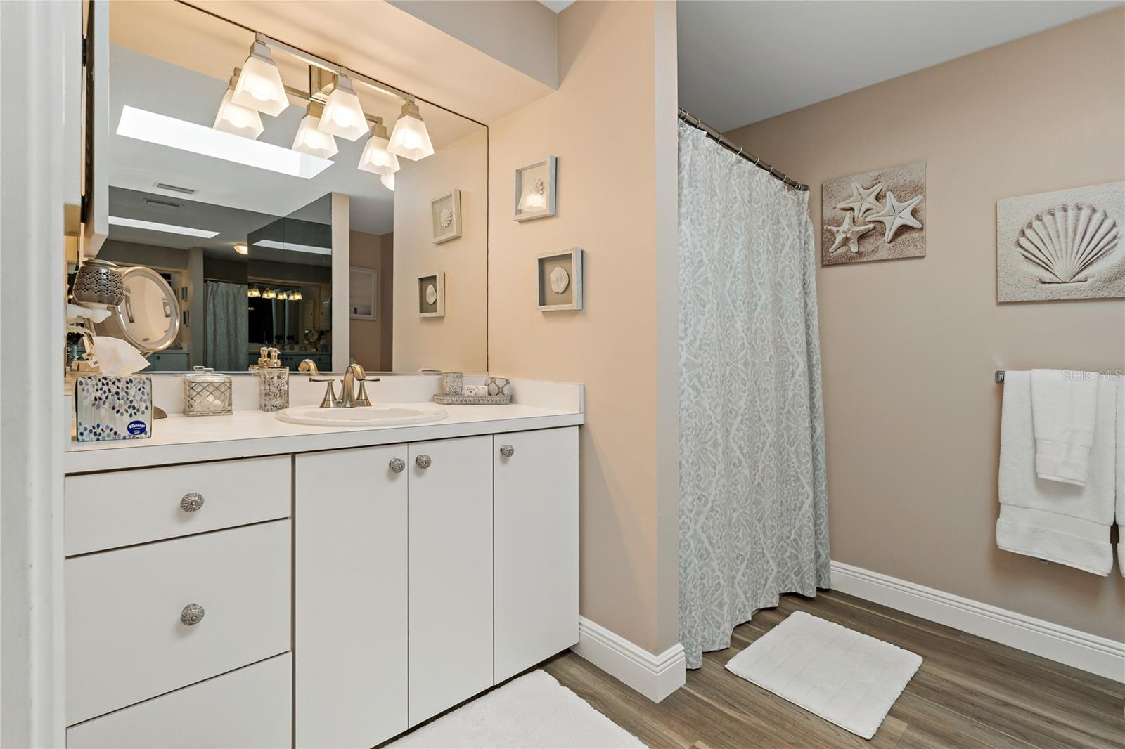 TREE HOUSE - Residential Lease