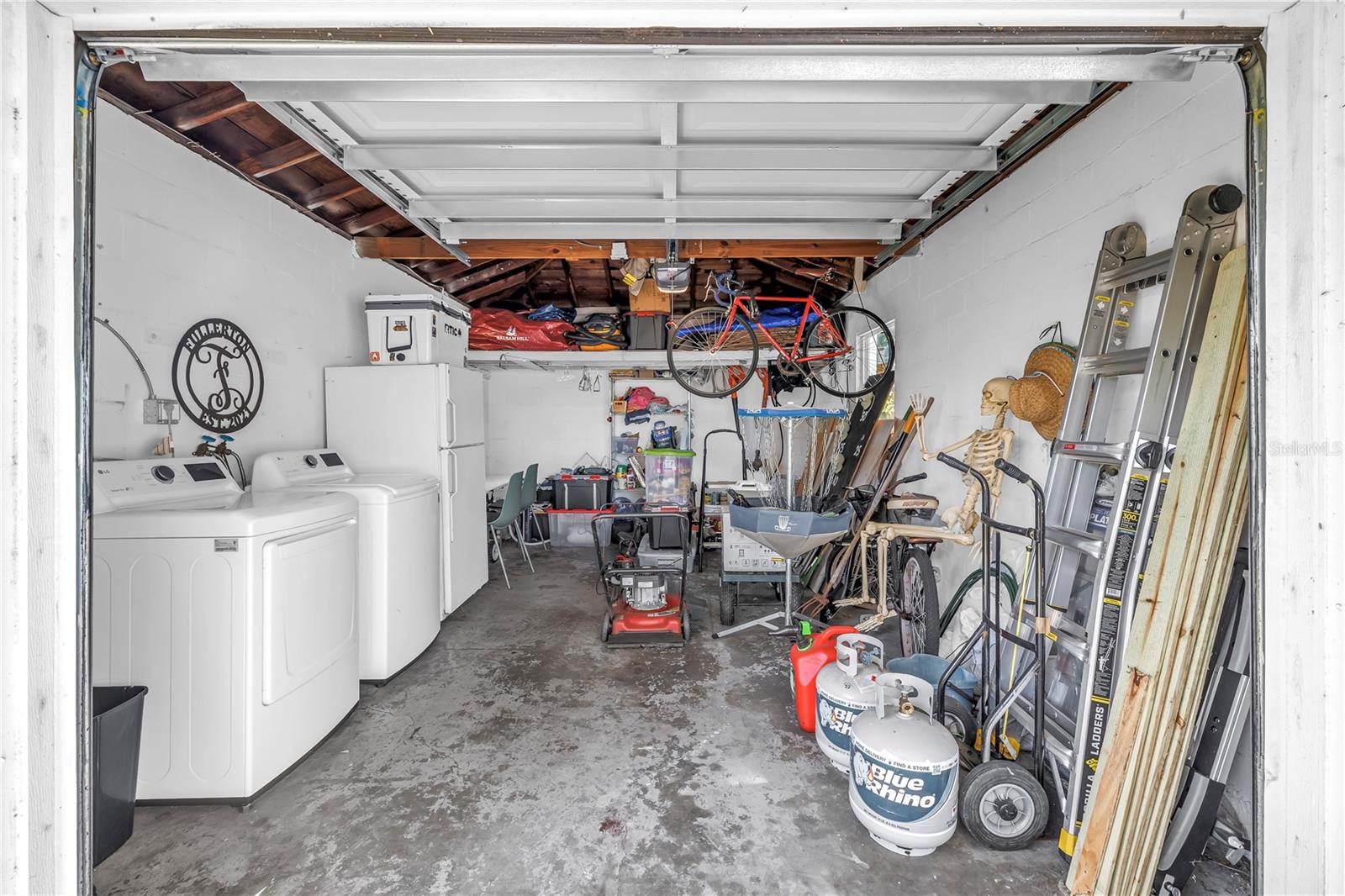 AVALON - Residential Lease