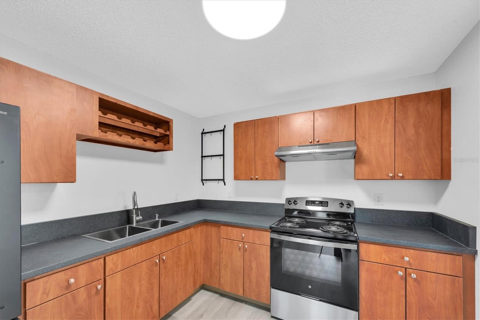 VINSETTA PARK ANNEX - Residential Lease