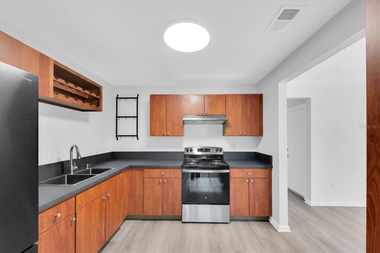 VINSETTA PARK ANNEX - Residential Lease