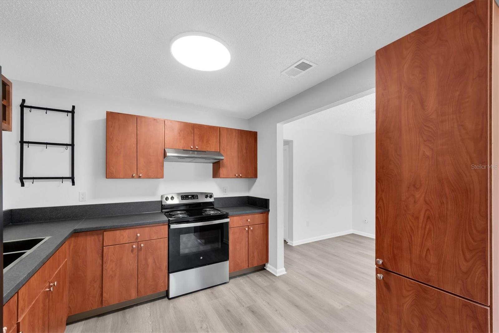 VINSETTA PARK ANNEX - Residential Lease