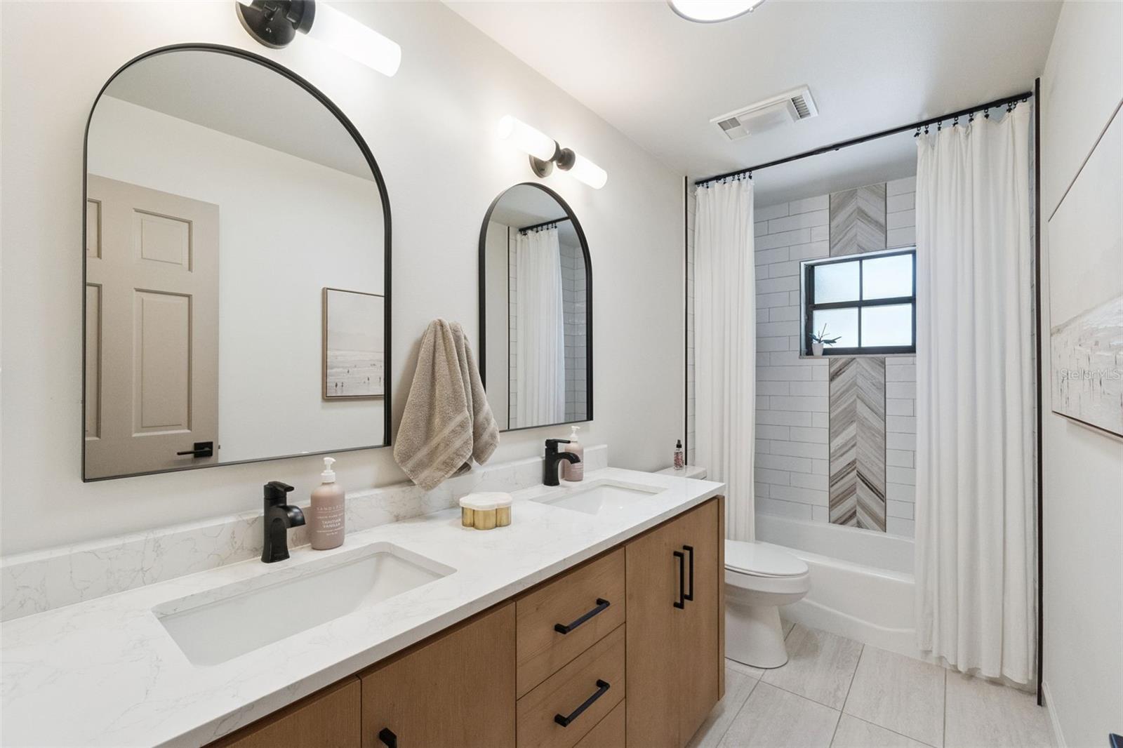 HARBOUR OAKS UNIT 1 - Residential