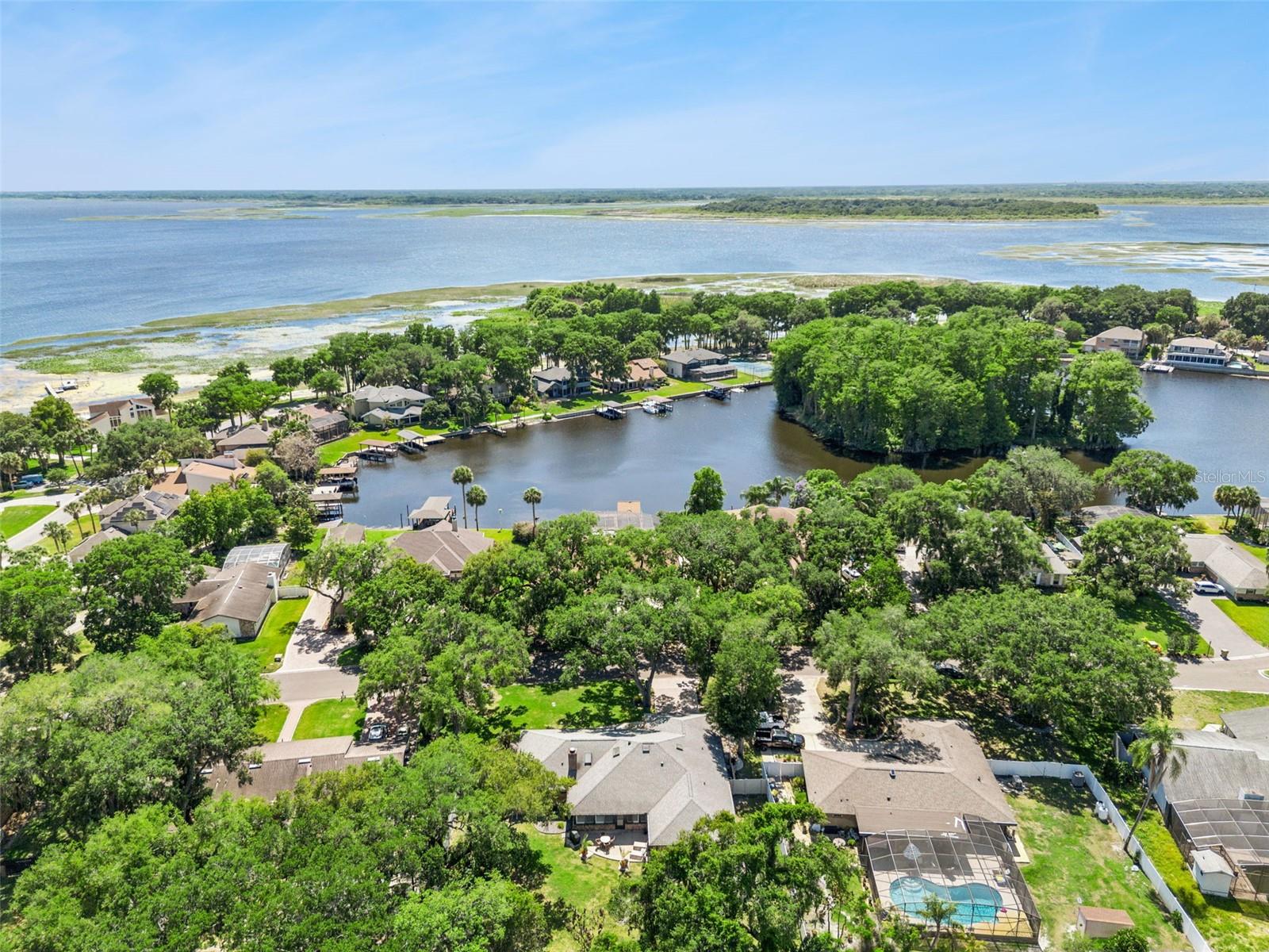 HARBOUR OAKS UNIT 1 - Residential