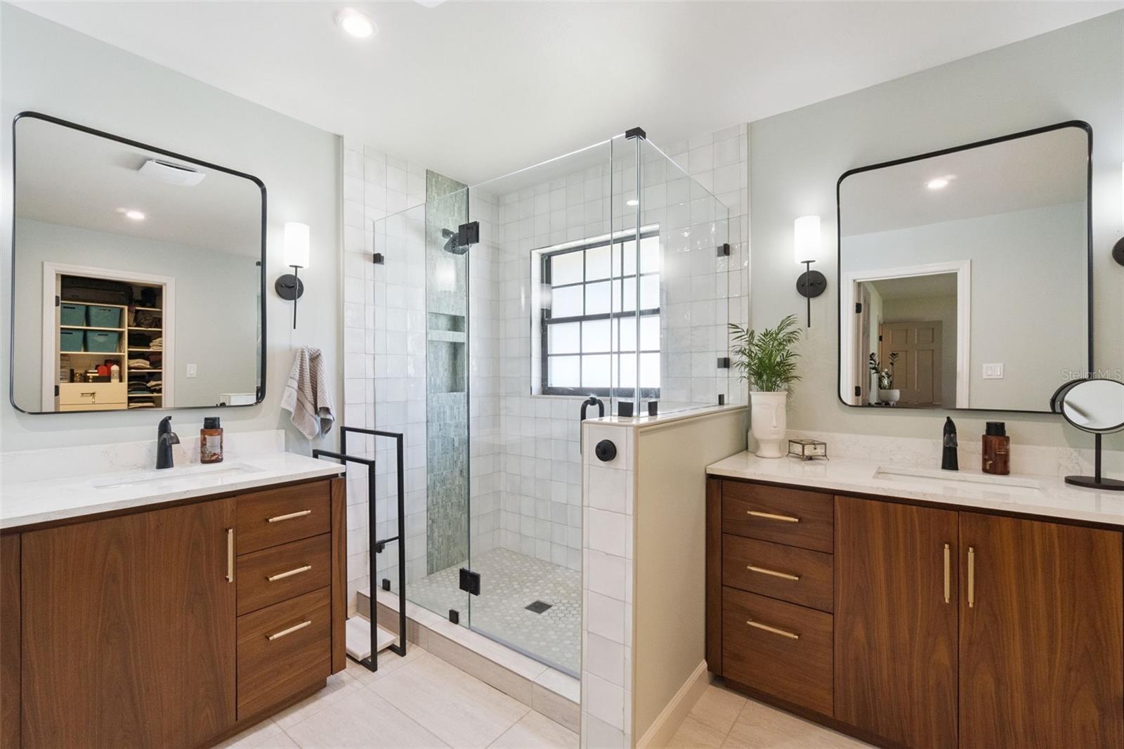 HARBOUR OAKS UNIT 1 - Residential
