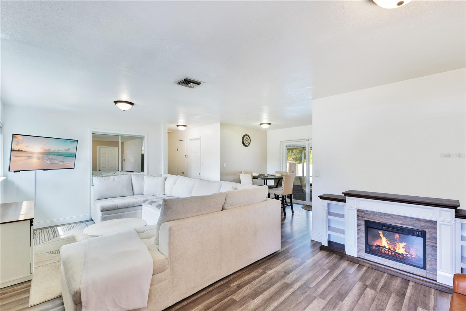 MALIBU GROVES SECOND ADD - Residential