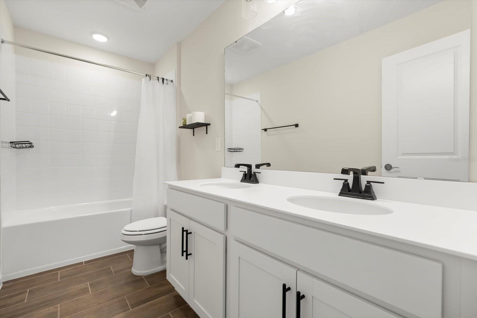 SEASONS AT LAKESIDE FOREST - Residential