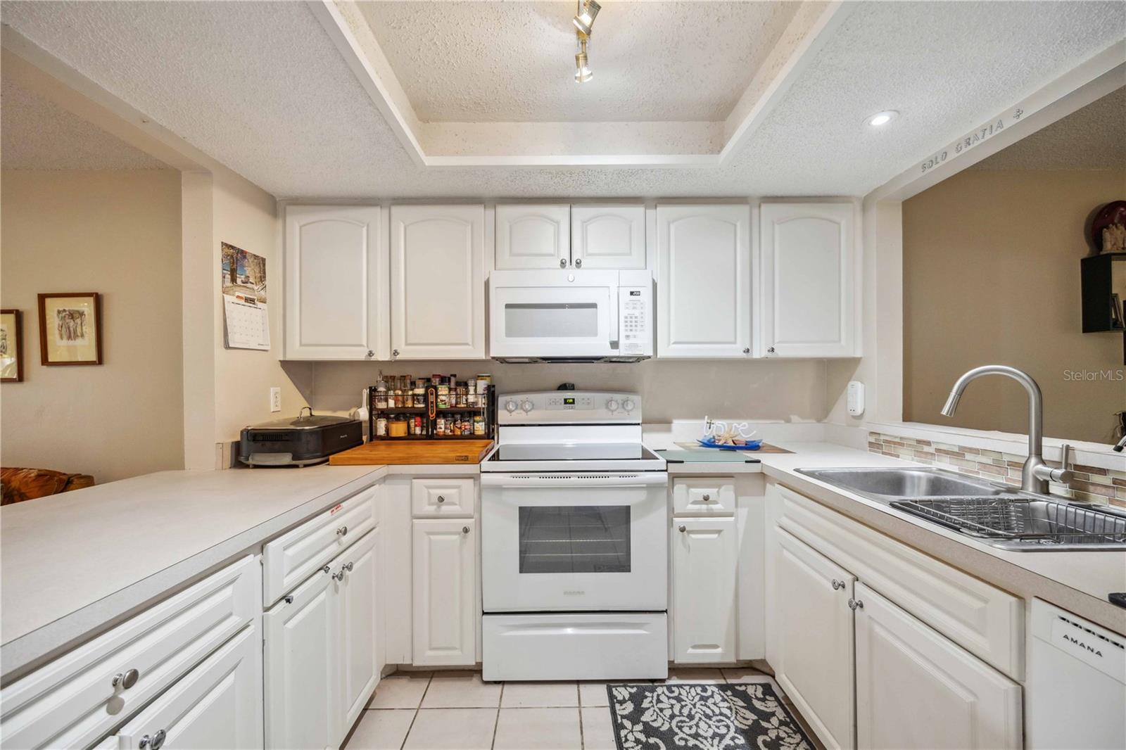 958 SUNRIDGE DRIVE H3