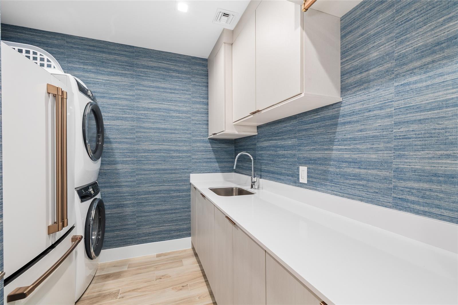 MARINA POINTE EAST - Residential