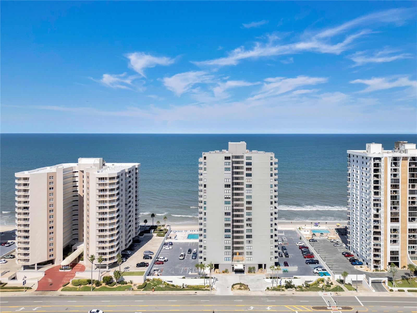 OCEANS FIVE - Residential