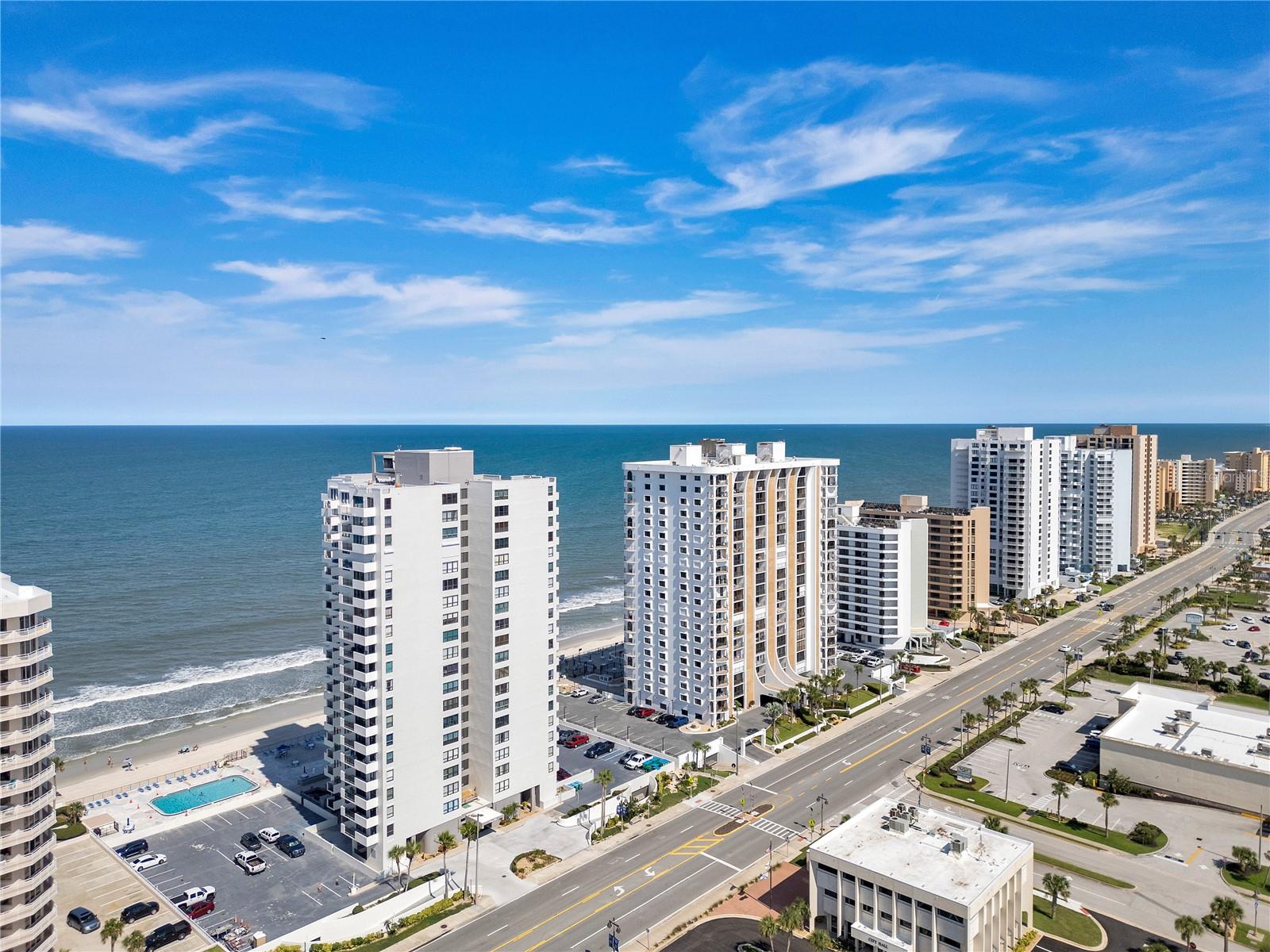 OCEANS FIVE - Residential