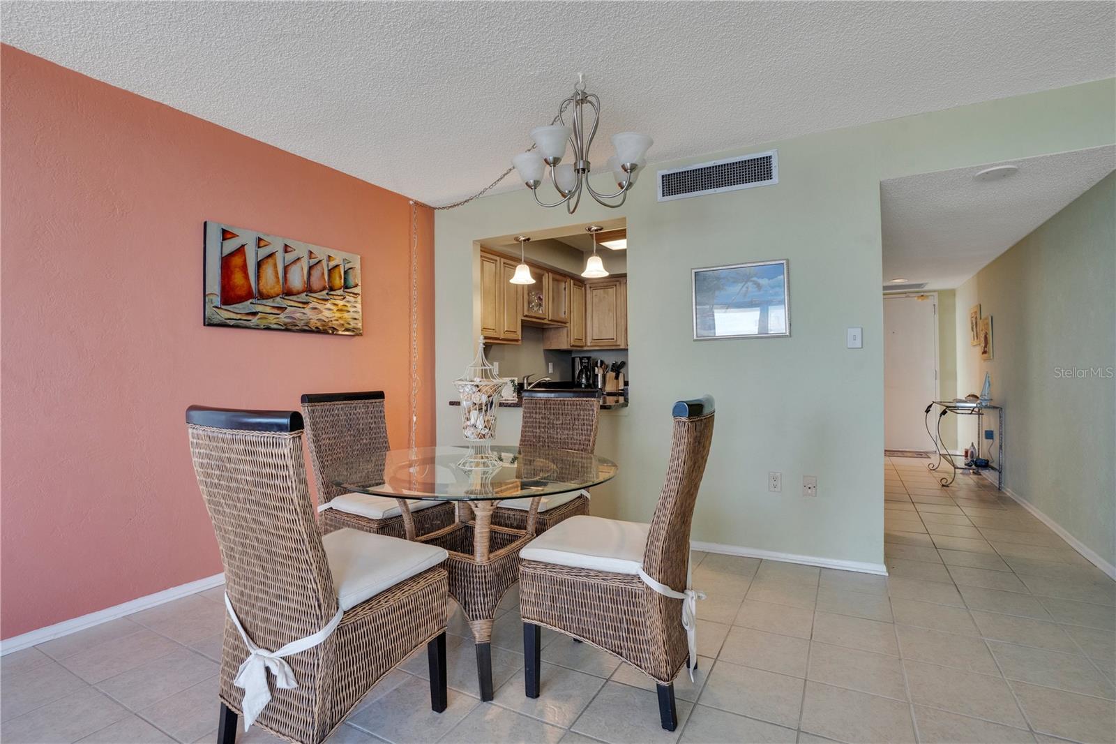 OCEANS FIVE - Residential