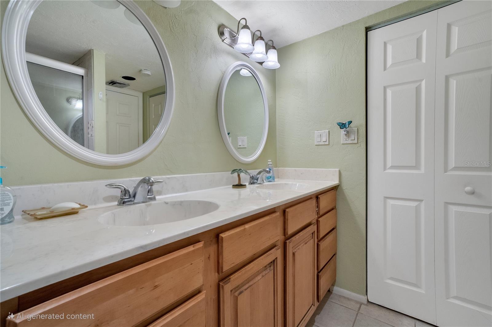 OCEANS FIVE - Residential