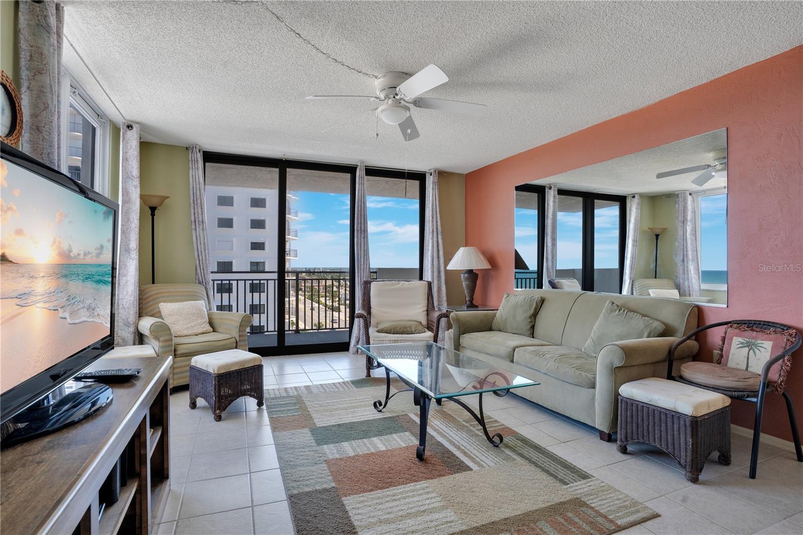 OCEANS FIVE - Residential