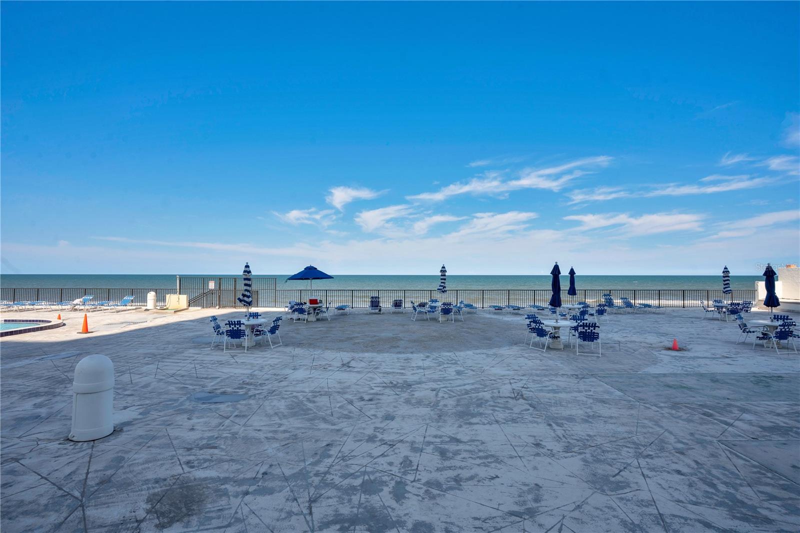 OCEANS FIVE - Residential