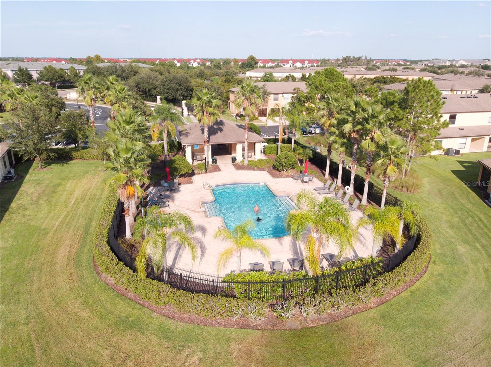 EDGEWATER AT LAKE BRANDON - Residential