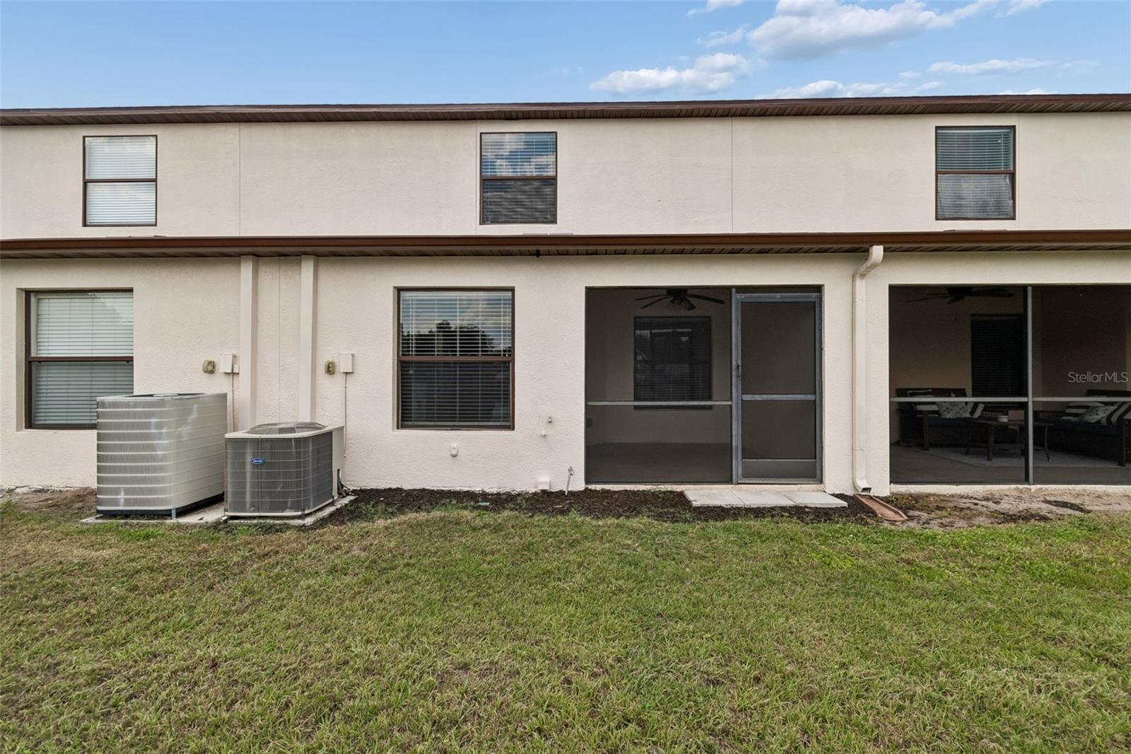 EDGEWATER AT LAKE BRANDON - Residential