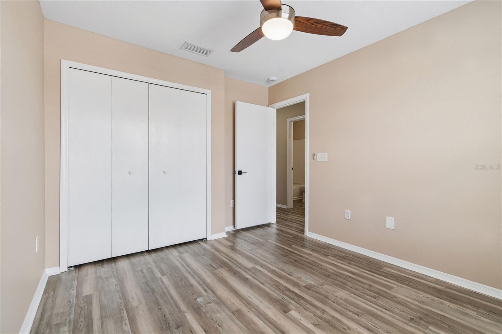 EDGEWATER AT LAKE BRANDON - Residential