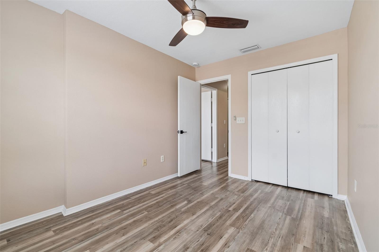 EDGEWATER AT LAKE BRANDON - Residential