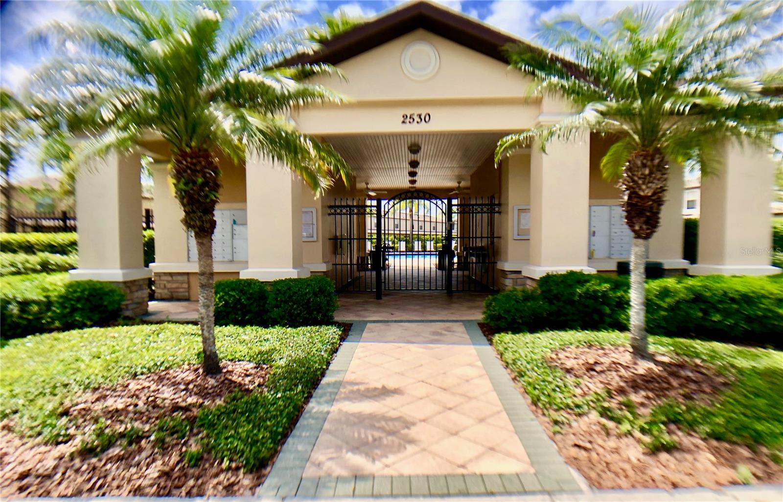 EDGEWATER AT LAKE BRANDON - Residential