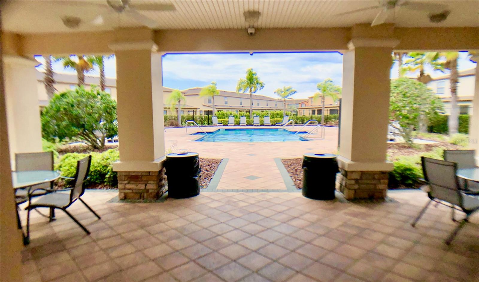 EDGEWATER AT LAKE BRANDON - Residential