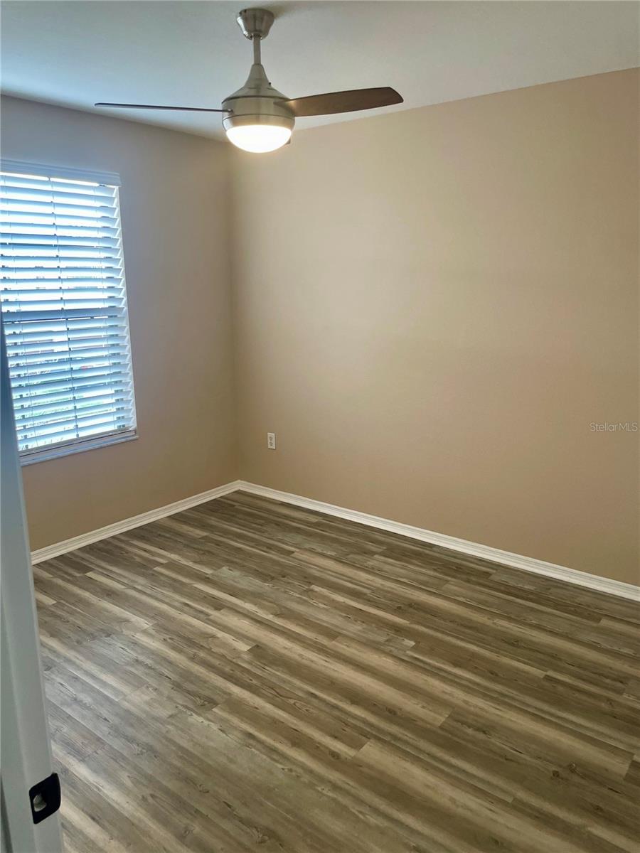 EDGEWATER AT LAKE BRANDON - Residential