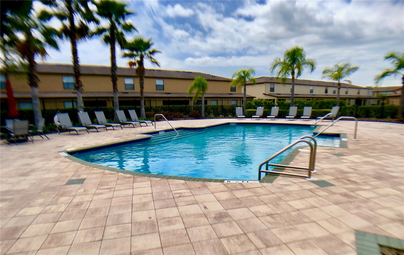 EDGEWATER AT LAKE BRANDON - Residential