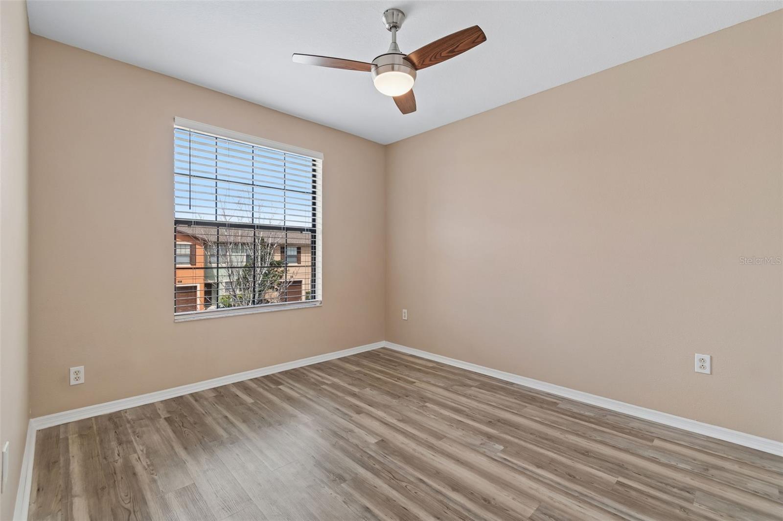 EDGEWATER AT LAKE BRANDON - Residential