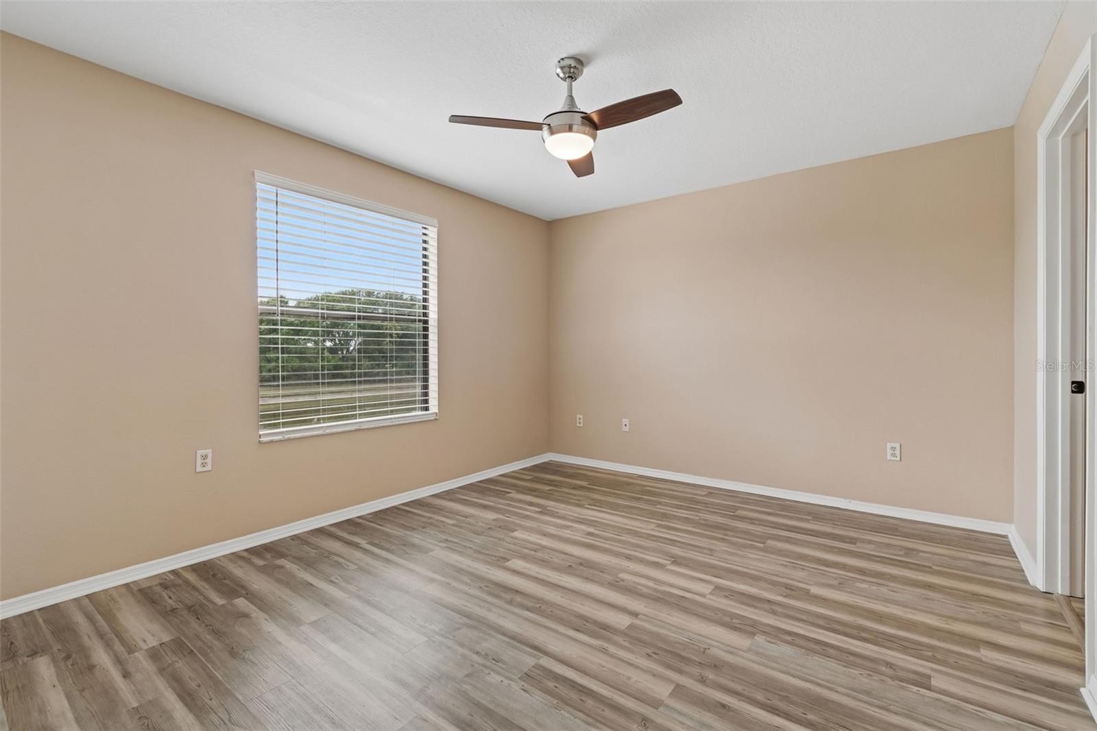 EDGEWATER AT LAKE BRANDON - Residential