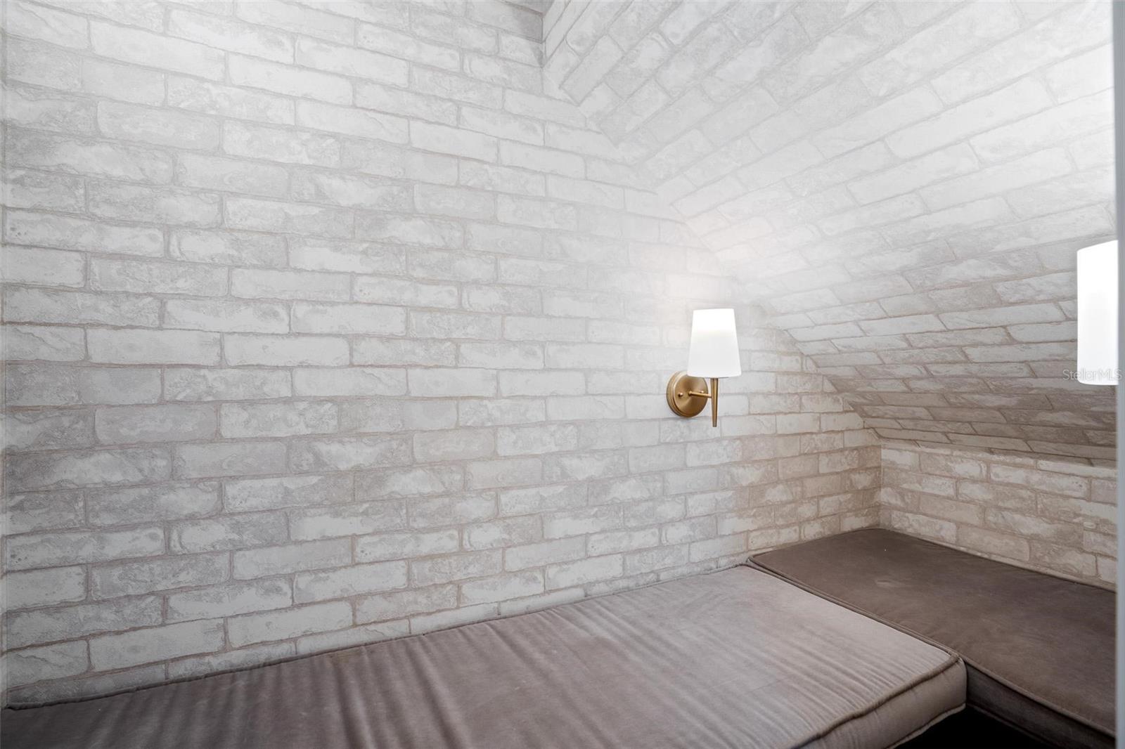 WINDSTONE - Residential