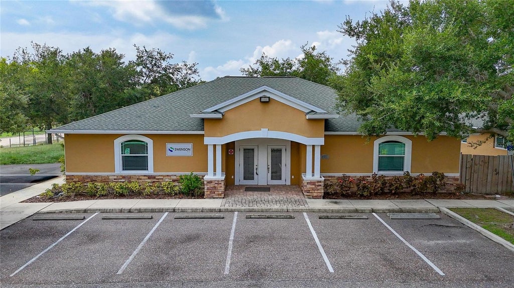Photo of 7318 W Comanche Avenue, Tampa, FL 33634 (MLS # TB8534035)