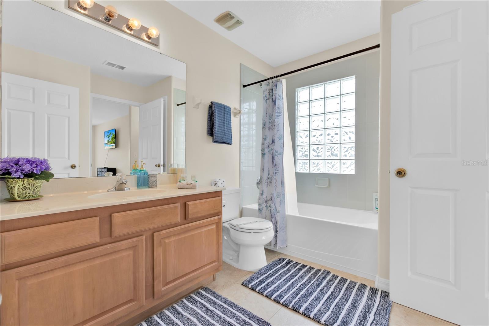 LEGACY PARK PH 1 - Residential Lease