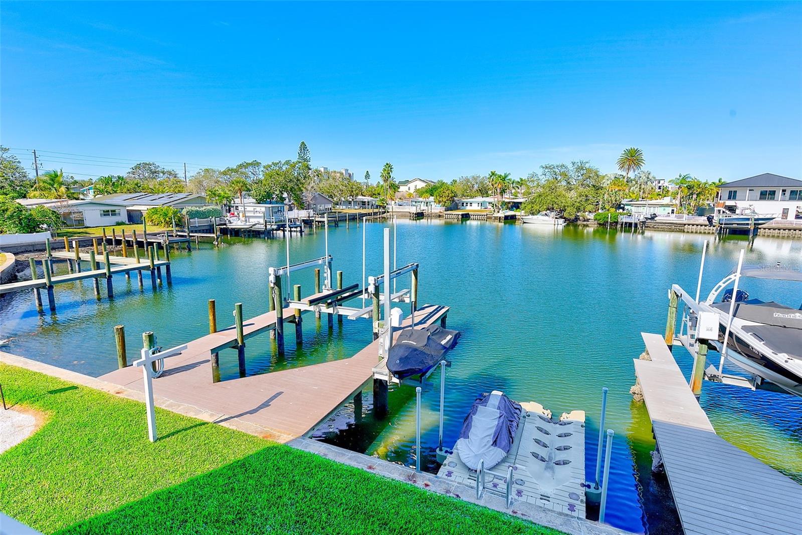 LANDINGS AT WINDRUSH THE CONDO - Residential