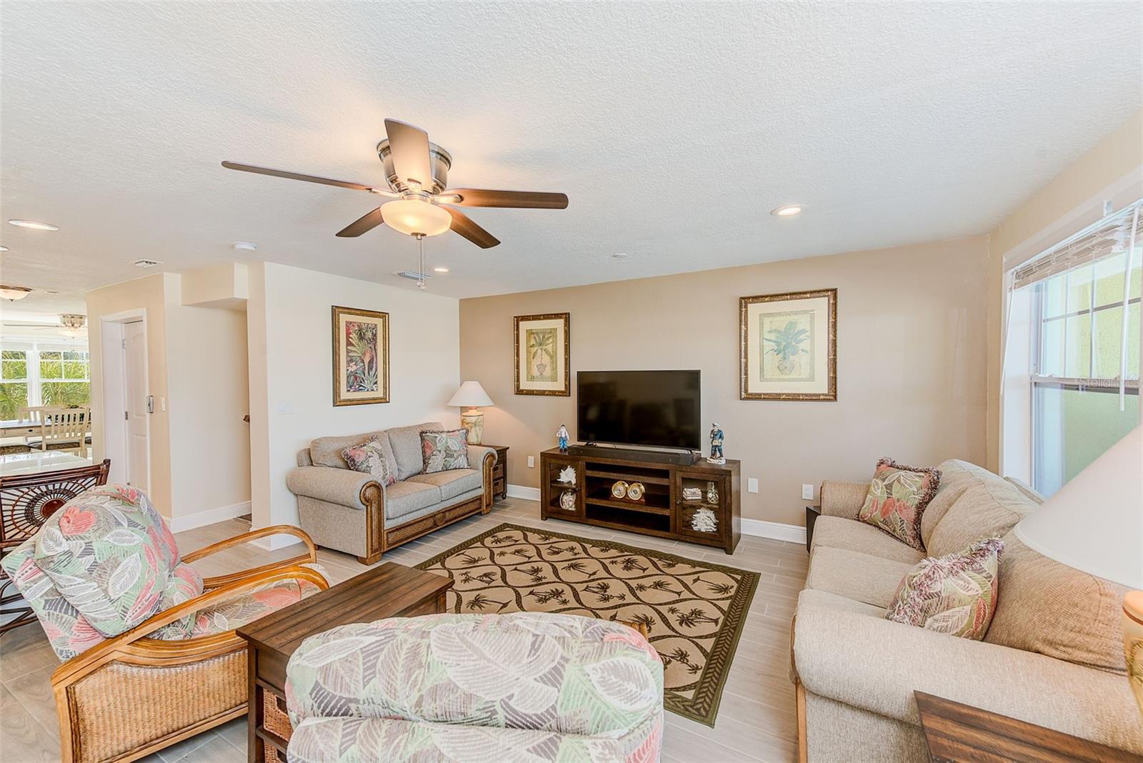 LANDINGS AT WINDRUSH THE CONDO - Residential