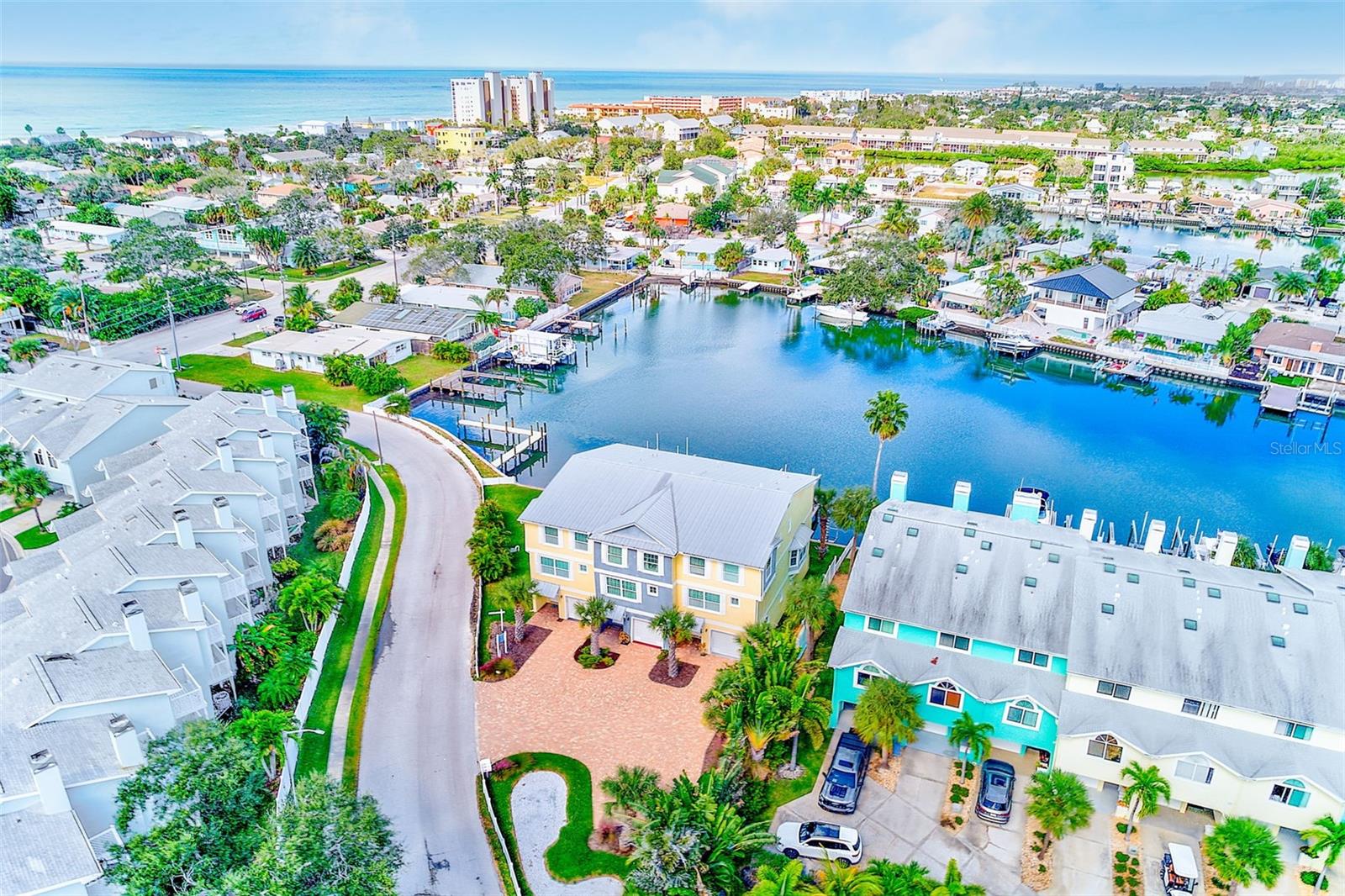 LANDINGS AT WINDRUSH THE CONDO - Residential