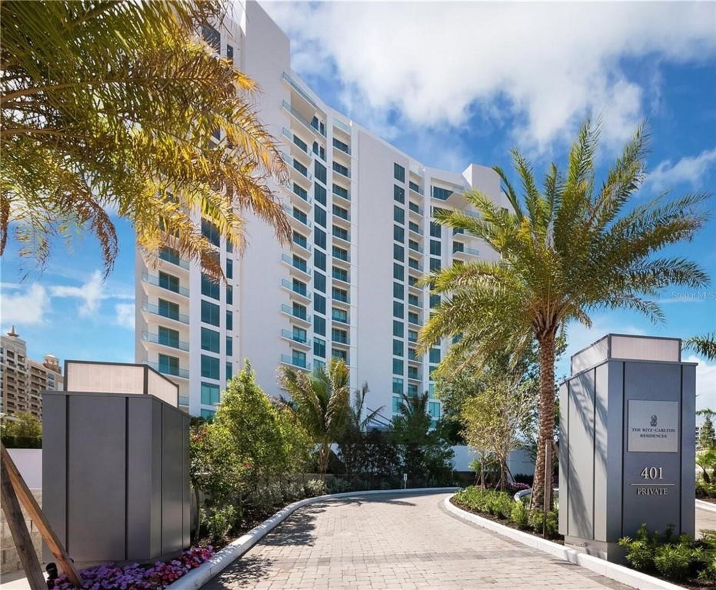 Enjoy luxurious downtown waterfront living with all the services and amenities offered by the renowned Ritz-Carlton Residences.